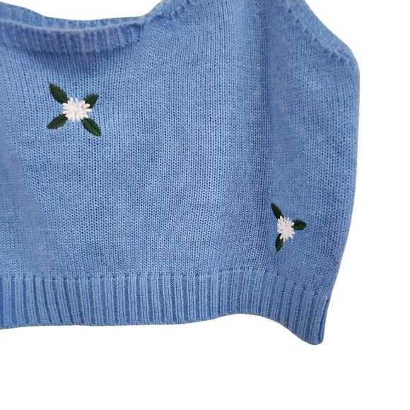 Sugar Thrillz Embroidered Cropped Knit Top Sleeveless Scoop Neck Blue Size Large - Picture 3 of 9
